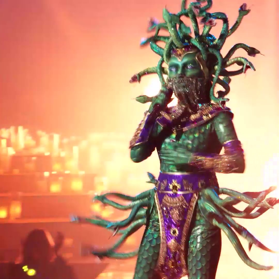 After seeing that performance by #MedusaMask, you could say we're 'happier than ever'! 🎤🐍 #TheMaskedSinger