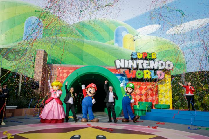 SUPER NINTENDO WORLD™ is now open! See how we celebrated this morning! 🤩