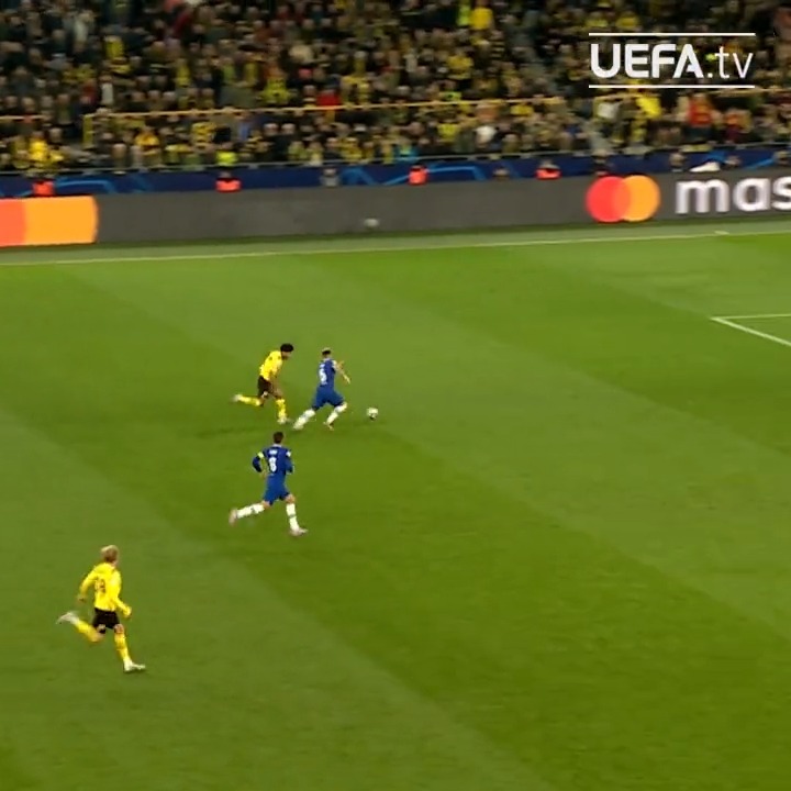 The touch. The pace. The composure. 🤤 #UCL