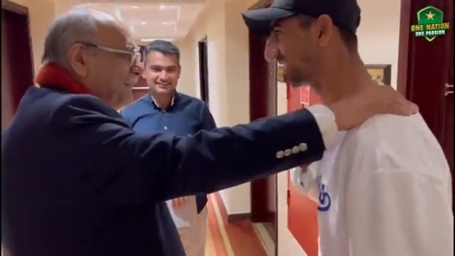 Chairman of the PCB Management Committee, Mr Najam Sethi met Shahnawaz Dahani in Karachi and inquired about his health following his finger injury.