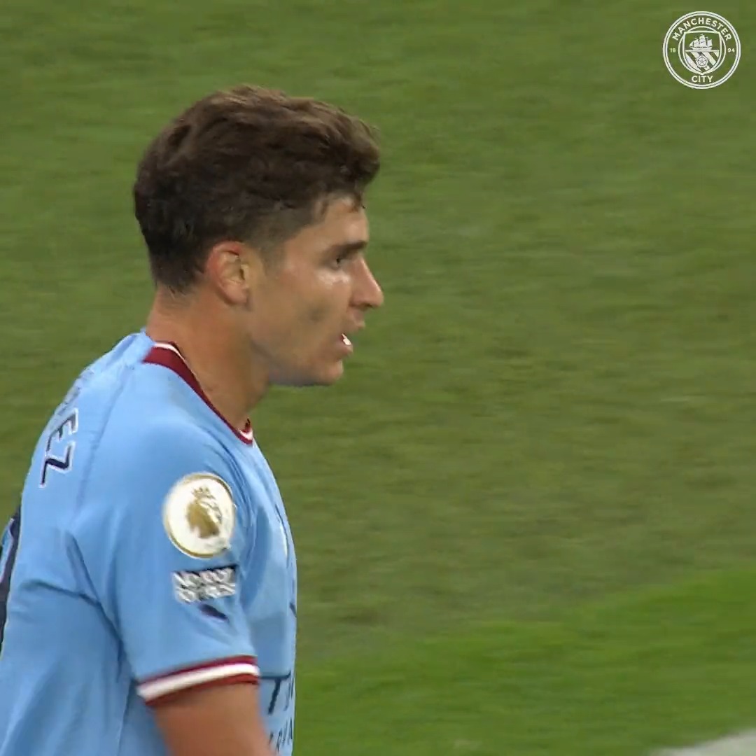 .@julianalvarezzz's first Premier League goal! 🔥 Head to our Matchday Centre for live updates and commentary of today's clash with Nottingham Forest! ⬇️ MATCHDAY CENTRE ⬇️
