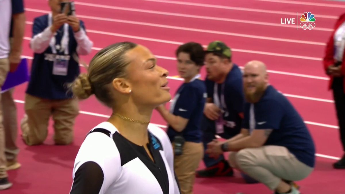 Anna Hall goes 51.03 to win the women’s 400m title at the USATF Indoor Championships Her second U.S. title of the weekend! She’s on another level!