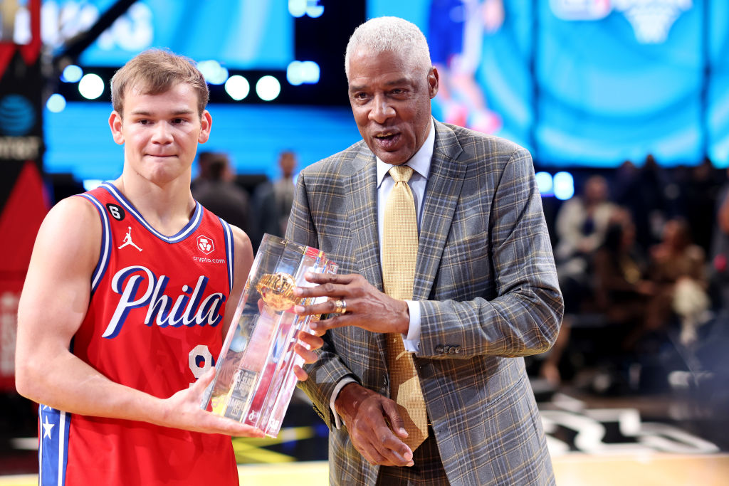 Buenos días Este es MAC MCCLUNG y te obliga a ver este vídeo ¡Tremenda actuación en el concurso de MATES! #NBAAllStar
