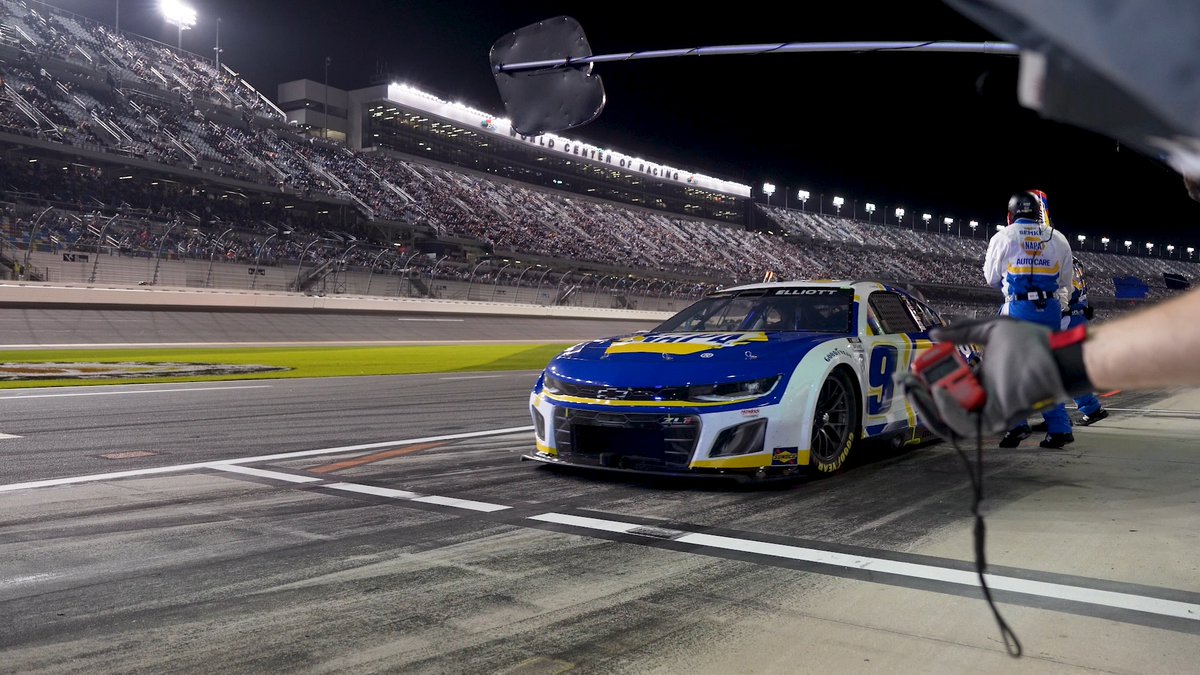 500 miles, 200 laps, 1 race. The Daytona 500.
