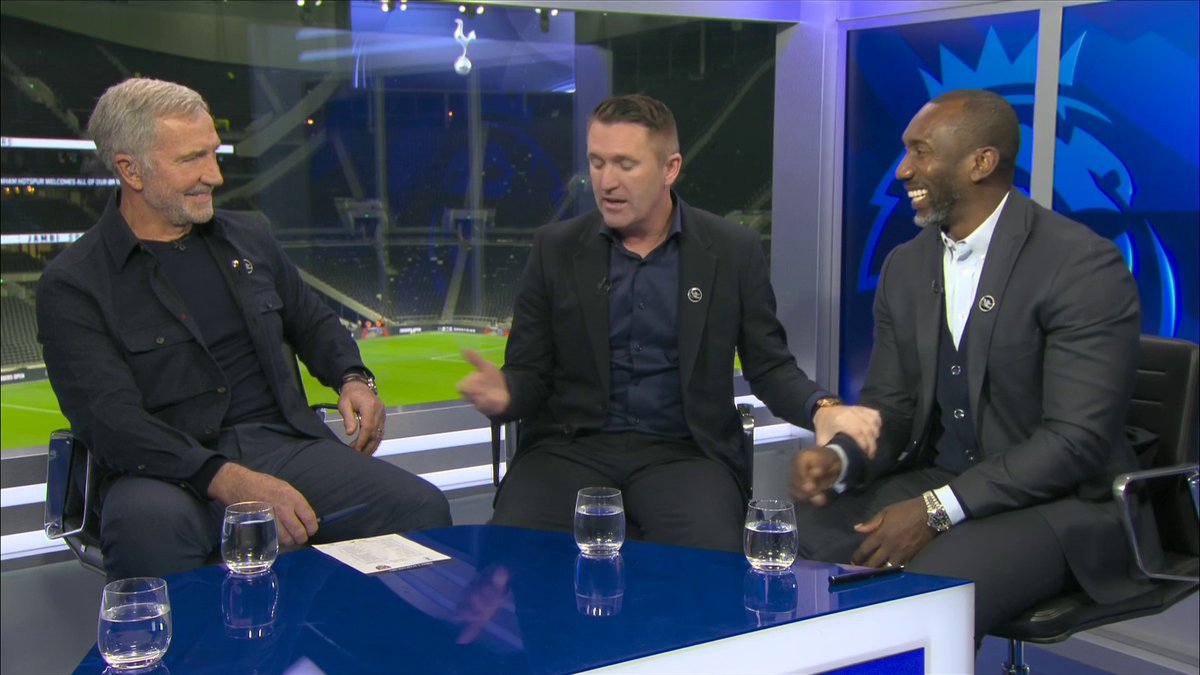 🗣️ "I'm amazed as a striker you're arguing with me" The Super Sunday panel DISAGREE on Manchester United 🤬