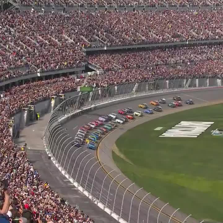 It's here. The Great American Race. The #DAYTONA500 is GREEN on FOX!