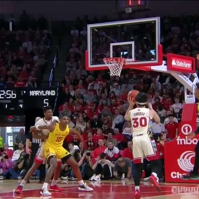Twitter refs: Travel or clean?