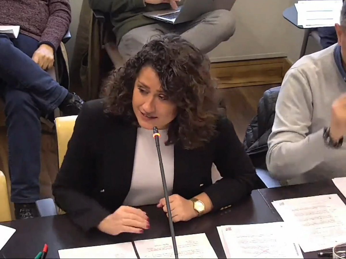 Madrid se está quedando atrás. Mientras los datos de paro en España mejoran, en Madrid van a peor. A Almeida le gusta mucho eso de "dato mata relato", aquí le van unos cuantos. 👇