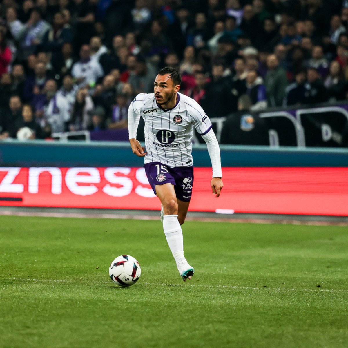 En images, le match XXL de Gabriel #Suazo, auteur de sa 1️⃣ère passe décisive. Le défenseur 🇨🇱 est votre #VioletDuMatch Craft Sportswear Fr 😈 de ce #TFCOM ! Un mot sur sa prestation ?