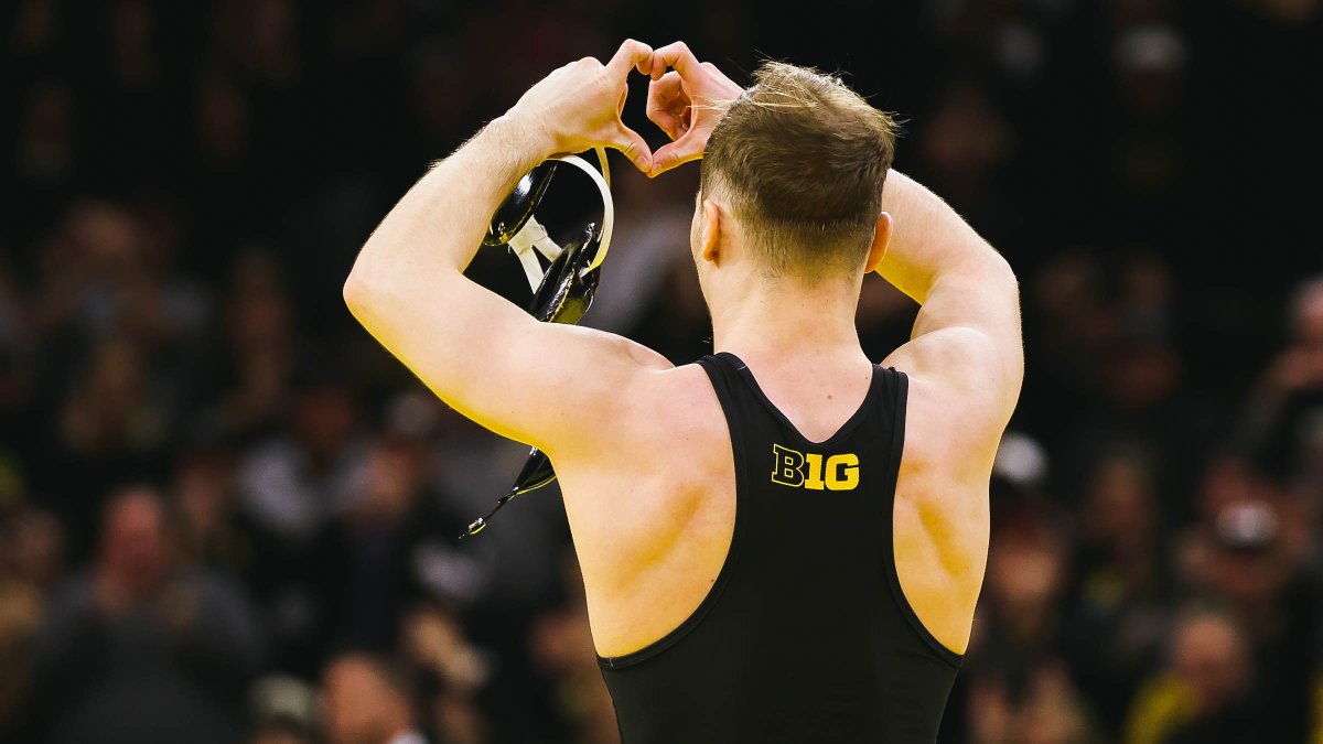 Unbe𝐋𝐄𝐄vable. A perfect 26-0 record in CHA for Spencer Lee. #Hawkeyes