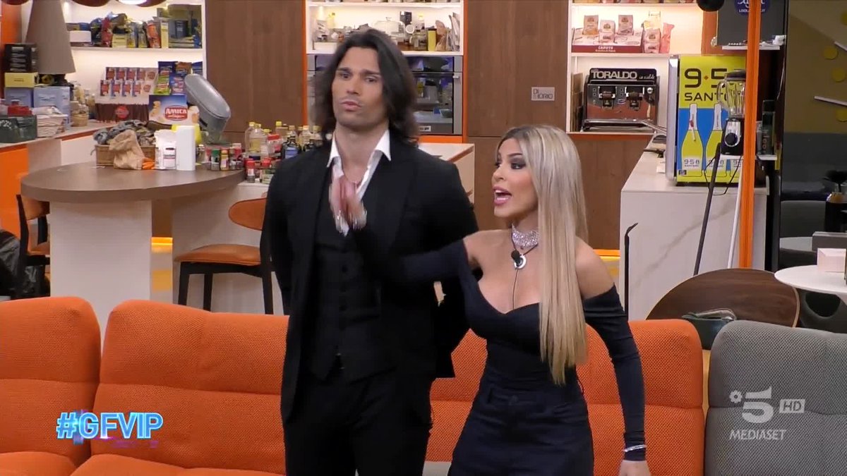 Una provocazione tira l'altra... ed il conflitto tra i gruppi è servito. #GFVIP