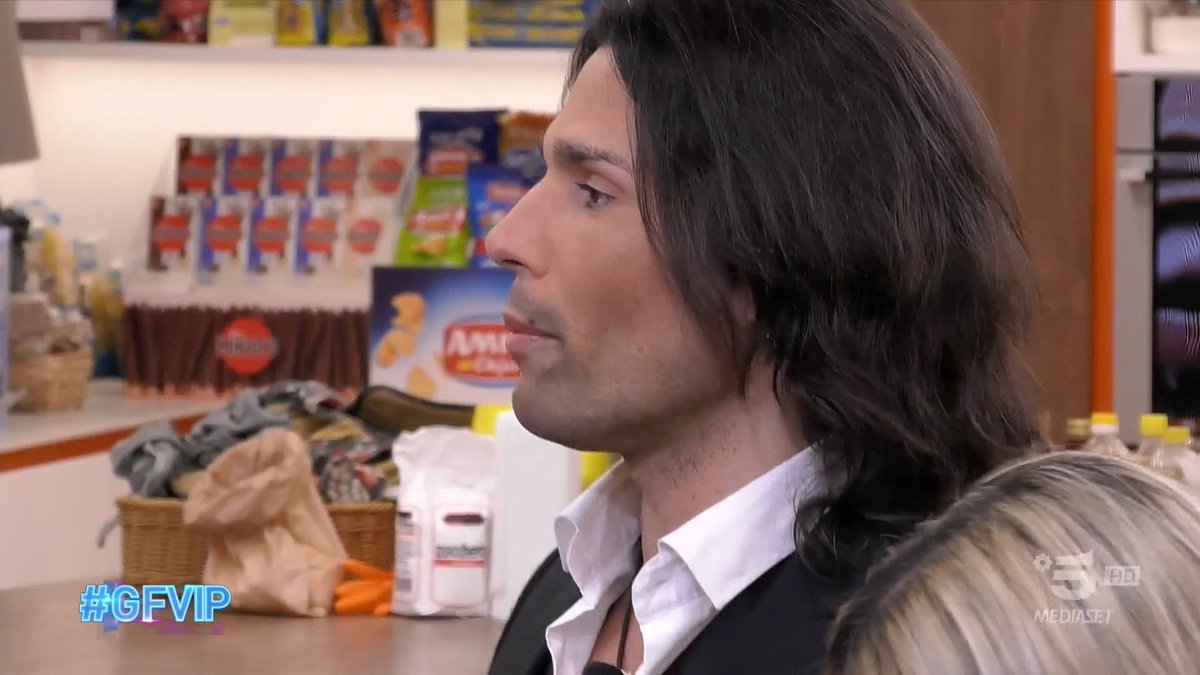 Ed anche tra Luca e Nikita la tensione è alle stelle. #GFVIP