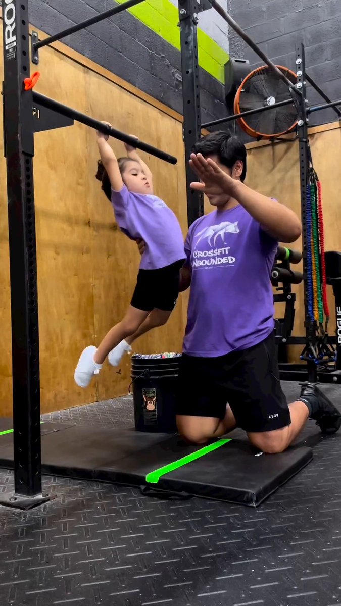 “My 2nd Unofficial CrossFit Open 💪🏽 only 10 more years until I can officially register for the open 🤣 23.1 was a lot of fun The CrossFit Games"