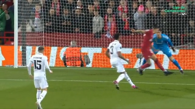 Darwin Núñez sacando brillo a su tacón. Se adelanta el Liverpool. #UCL #LaCasaDelFútbol
