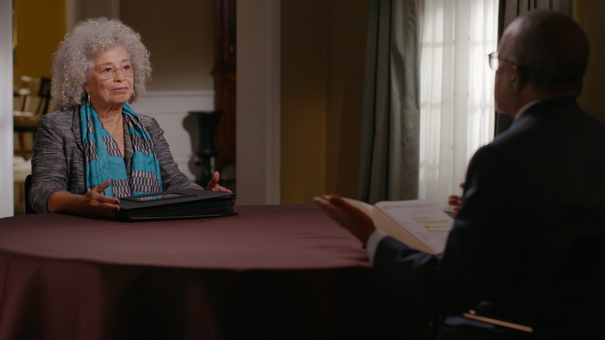 “Do you know what you’re looking at? That is a list of the passengers on the Mayflower.” Our researchers discovered #AngelaDavis’s ancestors traveled to the US on the Mayflower and here is her reaction. #FindingYourRoots