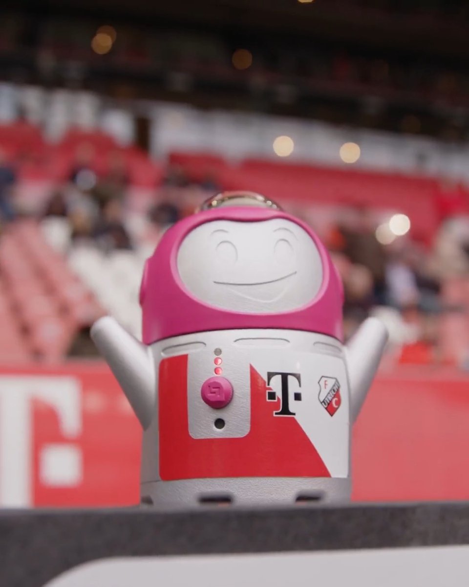 🤖 Dankzij 𝗧𝘄𝗲𝗹𝘃𝗶𝗲 en @TMobile_NL was Thomas uit Wilhelmina Kinderziekenhuis afgelopen weekend erbij in Stadion Galgenwaard! 📝 Lees meer 👉 #fcutrecht #vanuithethart