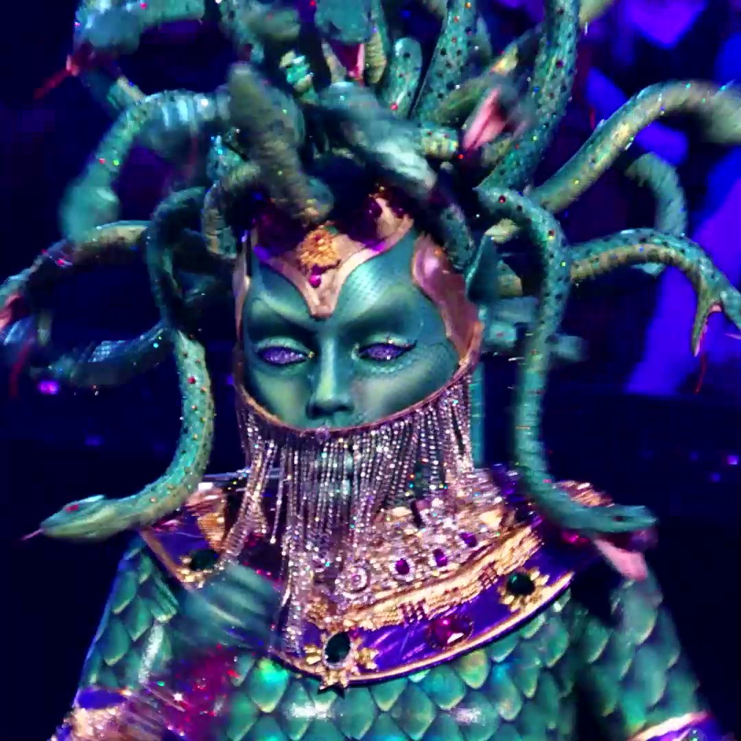 #MedusaMask had the Dancing Queens (and Kings) on their feet with that performance! 🎶 #TheMaskedSinger