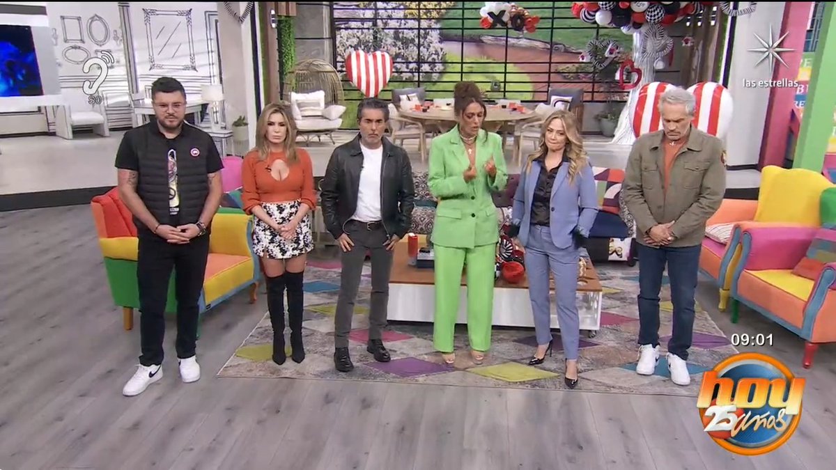La familia de #Hoy nos unimos con nuestra querida Andrea Legarreta 💗