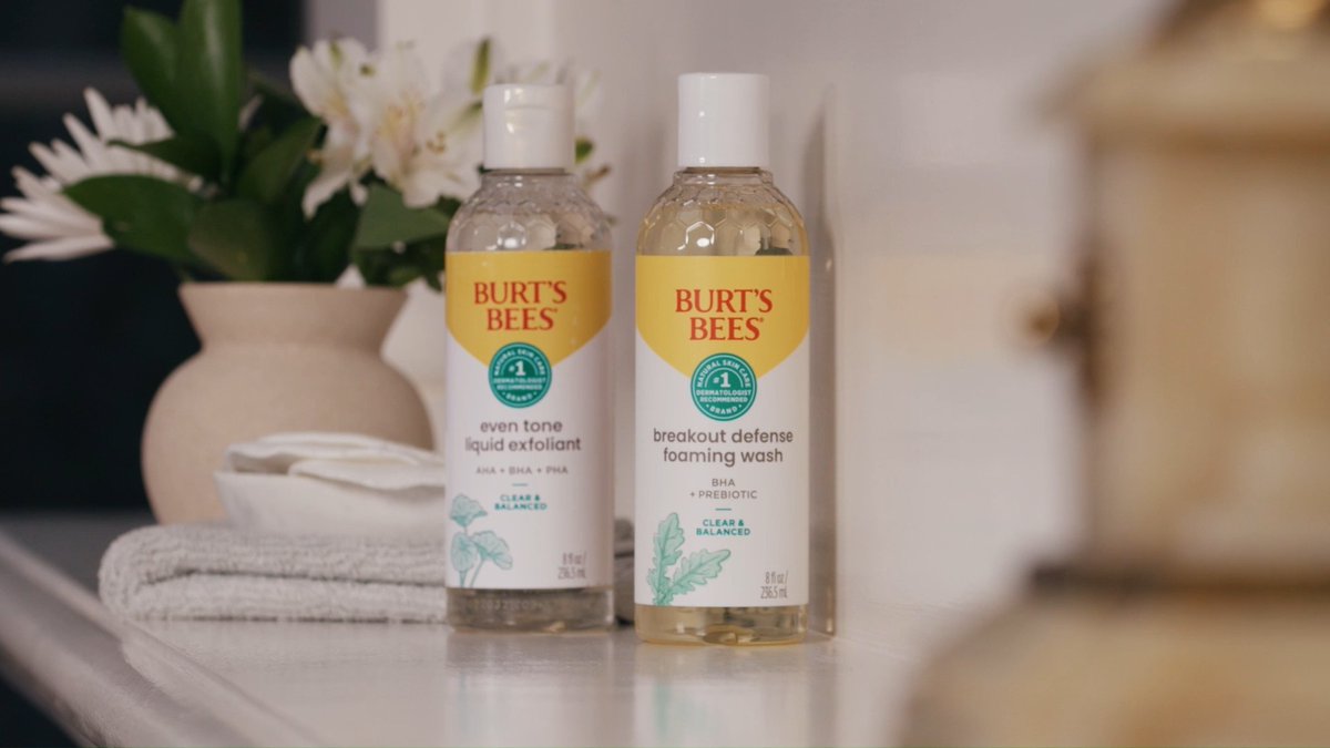 Scottie Beam sits down with Burt's Bees product designer and chemist, Abena Antwi and makeup artist Keanda Snagg to talk about their skincare struggles and the importance of making time for a skincare routine to keep it Clear and Balanced. #Ad