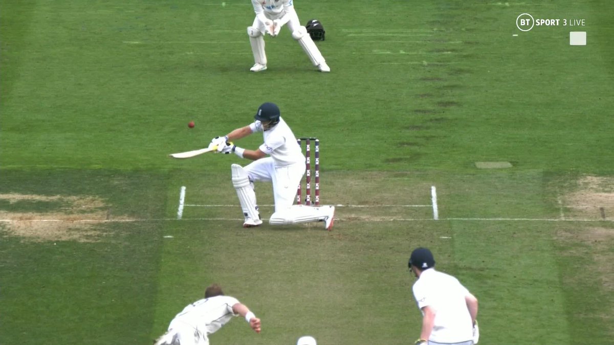 "No reverse sweeps today" Think again 🤣 Joe Root proving he can play every shot in the book 📕 #NZvENG