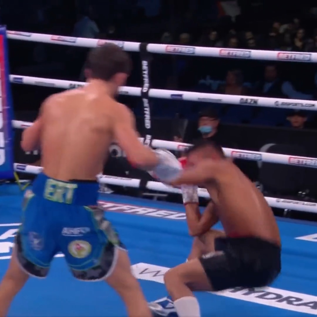 A small taste of what to expect from the 2020 Olympian turned 6-0 pro Peter McGrail 💥 #SmithStepien