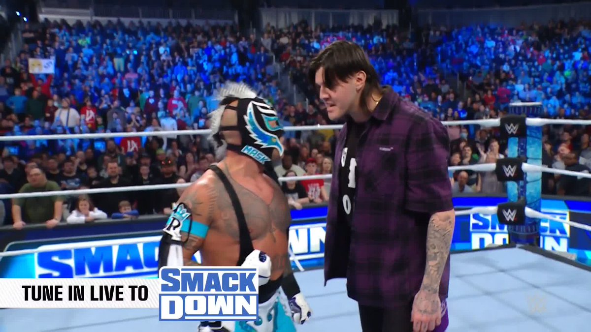INCREDIBLE restraint shown by ♛Rey Mysterio❔ tonight... 😳 Dominik just keeps making things worse between him and his father. #SmackDown