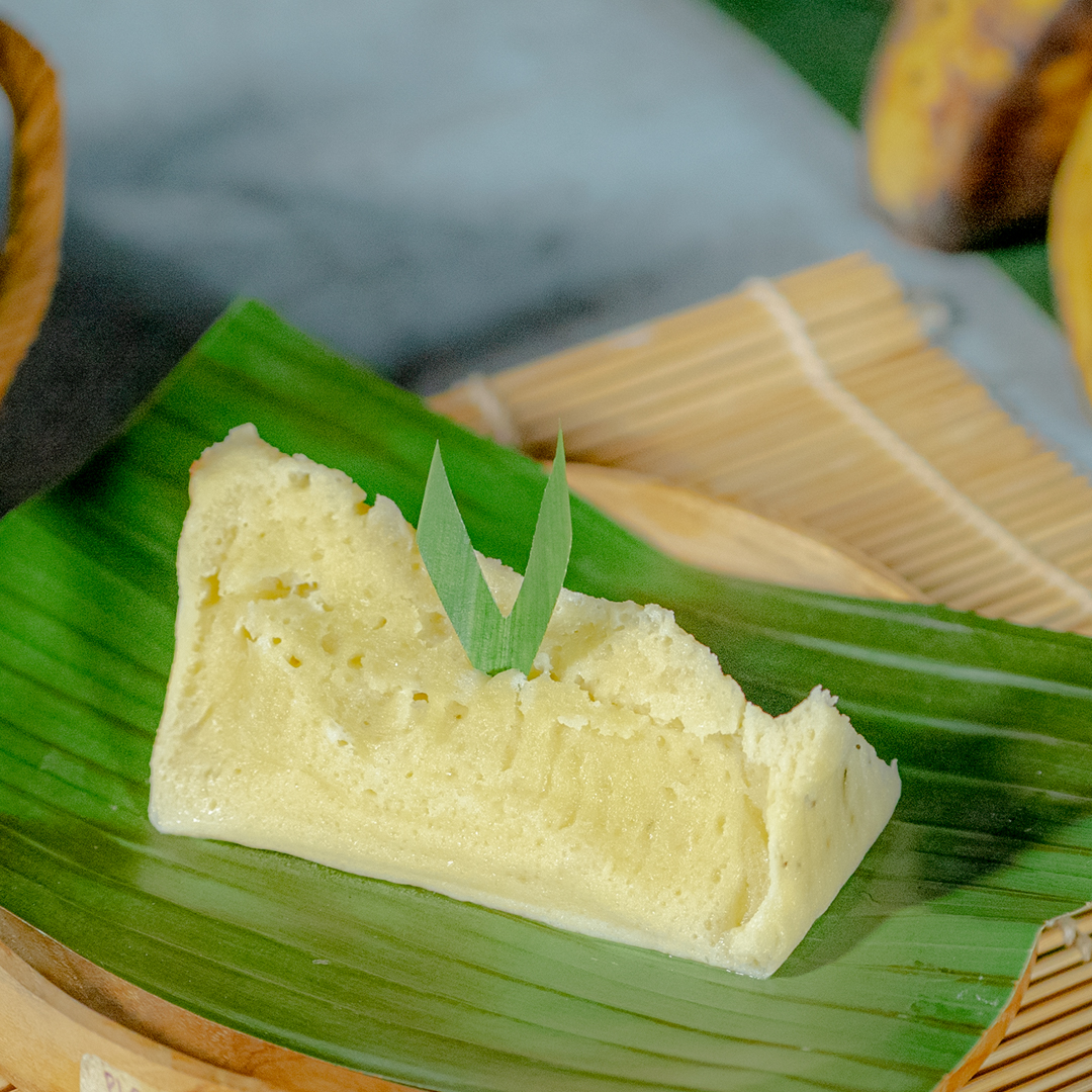 Barongko adalah salah satu kuliner khas Sulawesi Selatan. Bahan dasarnya adalah pisang kepok, telur, dan santan. Berongko memiliki tekstur yang lembut dan rasa yang manis gurih. Kudapan ini biasa menjadi sajian ketika ada acara besar.
