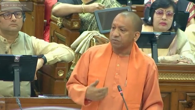 मैं समाजवादी पार्टी से कहना चाहता हूं कि... क्या आप पवित्र ग्रंथ को जलाकर देश और दुनिया में रहने वाले 100 करोड़ हिंदुओं को अपमानित करने का काम नहीं कर रहे हैं?