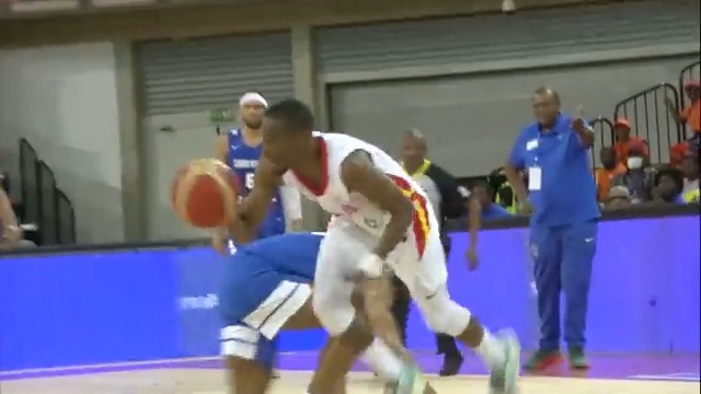 Don't sleep on Childe Dundao 🥷 #FIBAWC x #WinForAngola 🇦🇴