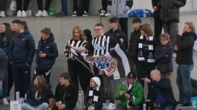 Newcastle fans take over London ahead of tomorrow's Carabao Cup final at Wembley! 🔲⏳
