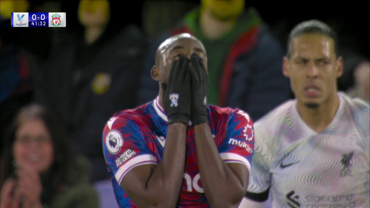 SO CLOSE! 😰 Mateta hits the bar for Palace ➖