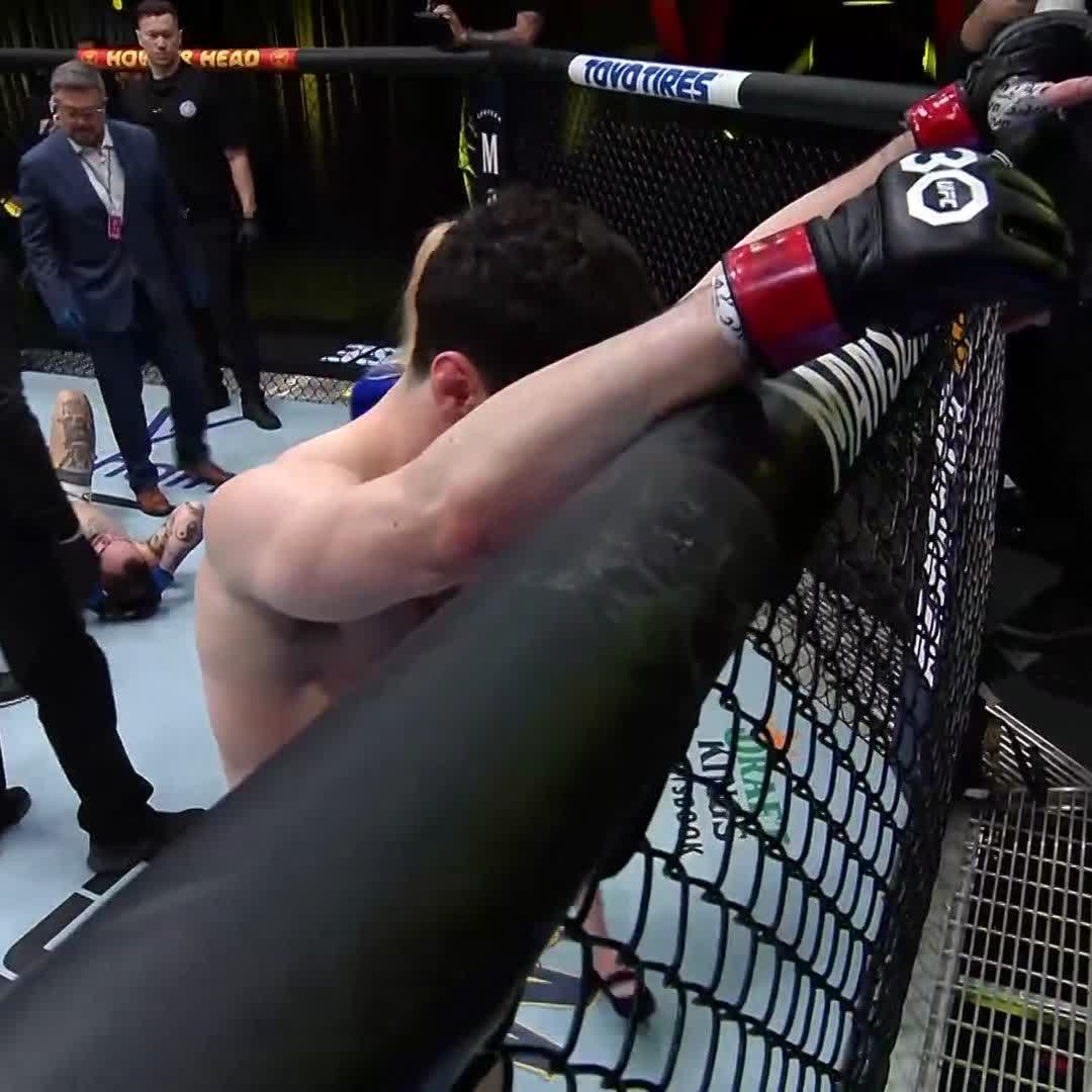 Textbook finish for PROPER Mike Malott 🇨🇦 #UFCVegas70