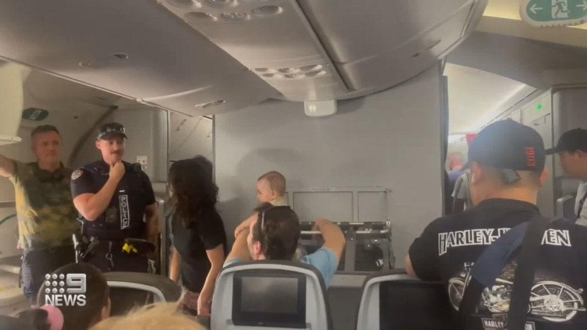 More than a hundred furious Jetstar passengers have been stuck on an aircraft for more than 14 hours. Their flight to Melbourne from Bangkok, struck trouble after it had to divert to Alice Springs. Elisabeth Moss #9News