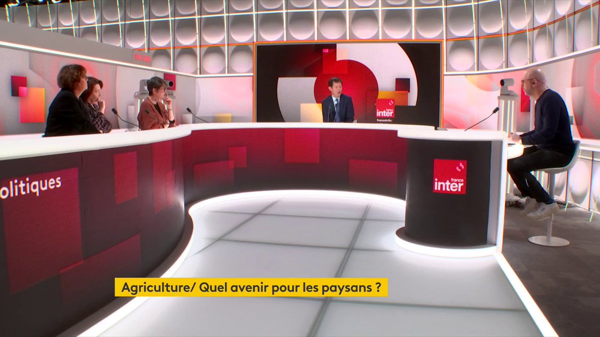 "C'est le paradigme de montrer l'exemple qui a détruit l'agriculture", juge François-Xavier Bellamy, député européen, et vice-président des Républicains. "Il faut d'abord commencer par appliquer les mêmes règles à ce que nous produisons et à ce que nous importons."