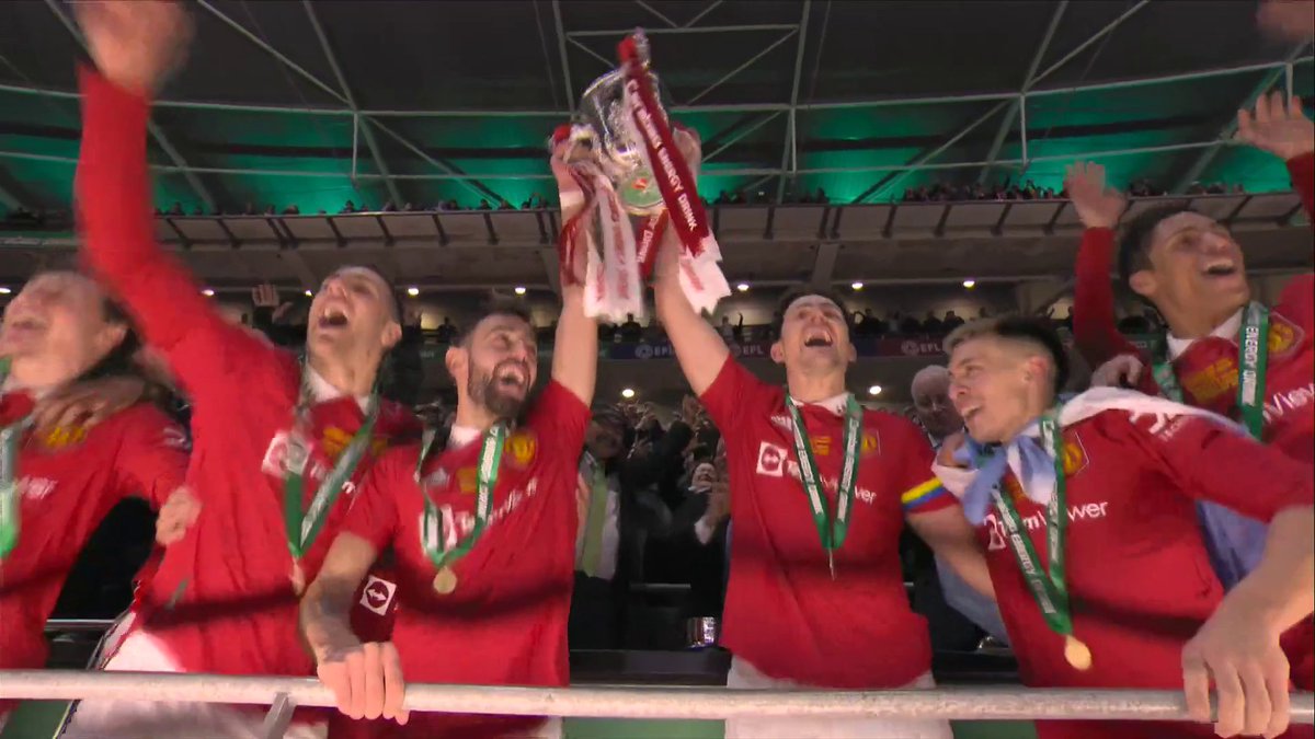 Manchester United lift the Carabao Cup trophy! 🏆