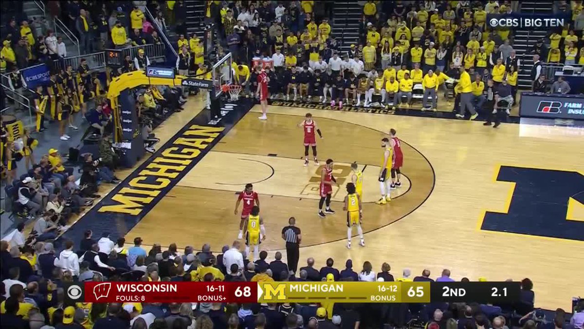 WE'RE GOING TO OVERTIME ‼️ Hunter Dickinson beats the buzzer and sends Michigan Men's Basketball to OT against Wisconsin. 😱