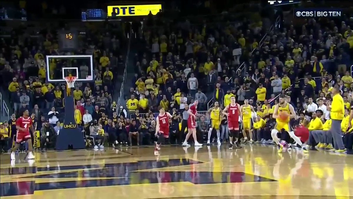 THIS SHOT!!! 😱 😱 Hunter Dickinson X Michigan Men's Basketball