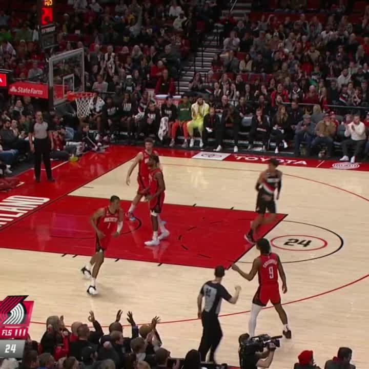 Dame is knocking 'em down from DEEP 🪣