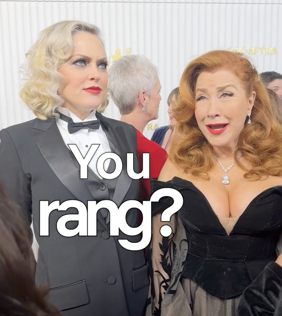 Not only are Lisa Ann Walter and Elaine Hendrix still best friends after all these years, but turns out the one movie they can quote perfectly from memory is... THE PARENT TRAP! #SAGAwards