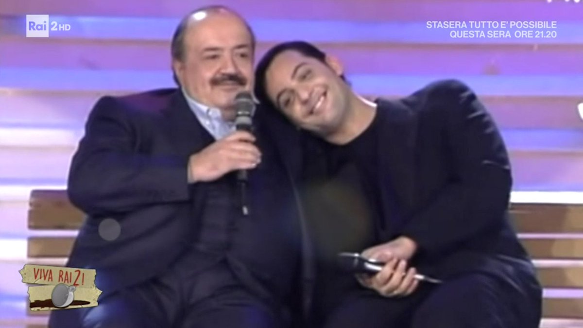 Ciao #MaurizioCostanzo. L’omaggio e il ricordo di @Fiorello a #VivaRai2.