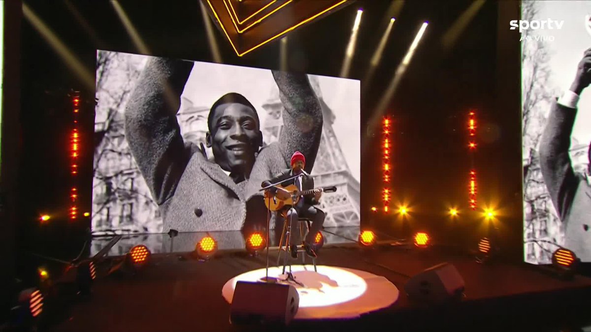 Seu Jorge se emociona ao fim de apresentação em homenagem a Pelé no Fifa The Best #ge