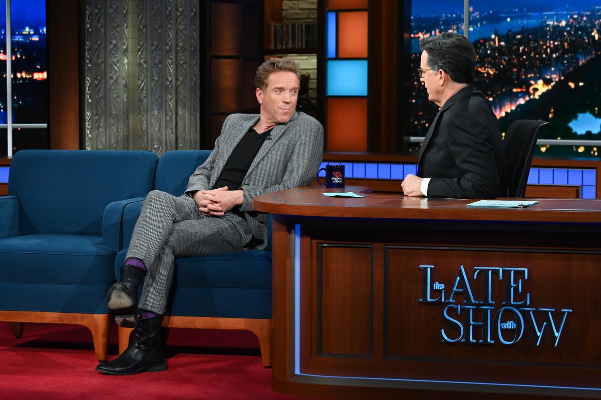 "Bobby's back!" Damian Lewis confirms his return to @SHO_billions! 🍿👀 #Colbert #Billions