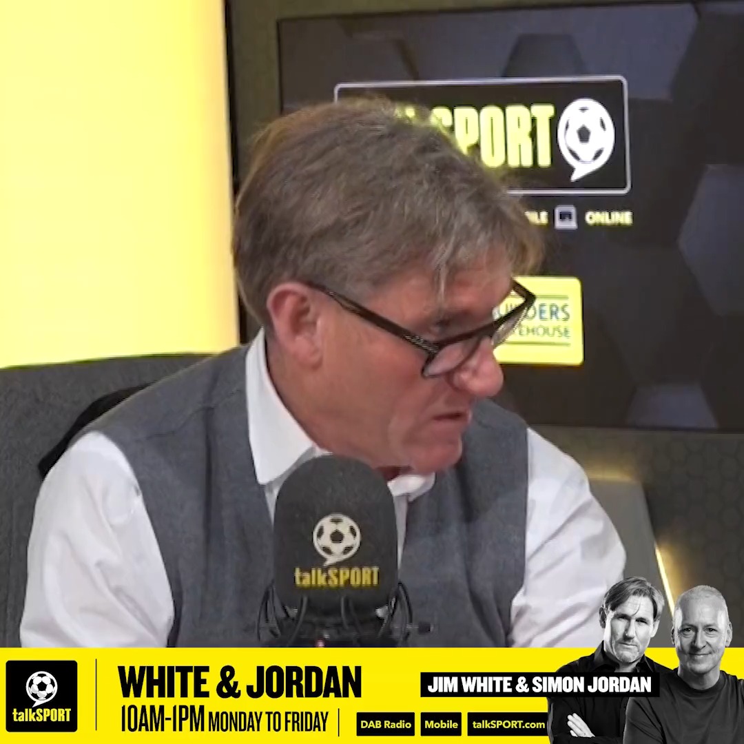 😳 "Undeniably, undoubtedly, Manchester United are five times the club that Manchester City are!" 👀 "It's like Coca Cola and Pepsi!" Simon Jordan thinks that #MCFC will always be chasing after #MUFC when it comes to popularity.