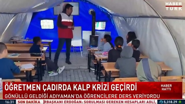 Öğretmen çadırda kalp krizi geçirdi... Gönüllü geldiği Adıyaman'da öğrencilere ders veriyordu. Sahra hastanesinde kalp masajıyla hayata döndürüldü. Habertürk TV Muhabiri karslioznur ve Kameraman Hakan Öztürk'ün haberi.