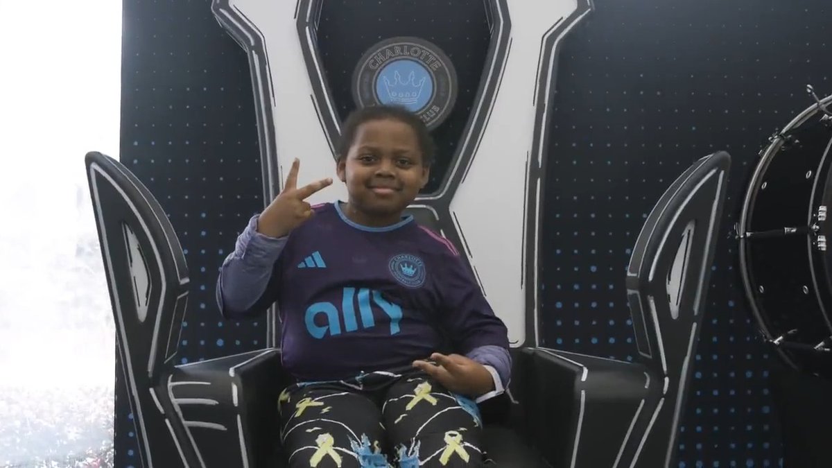 👏 Charlotte FC and Atrium Health came together to create a replica throne of Charlotte’s in-stadium throne for patients and families at Atrium Health Levine Children’s Hospital. The throne will serve as an integral part of the discharge process for patients. 💙 (Via WCNC Charlotte)