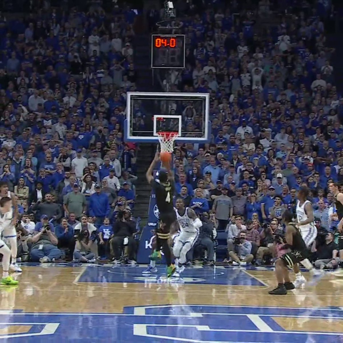 Jordan Wright. CLUTCH. ⚓️ Vanderbilt Men's Basketball