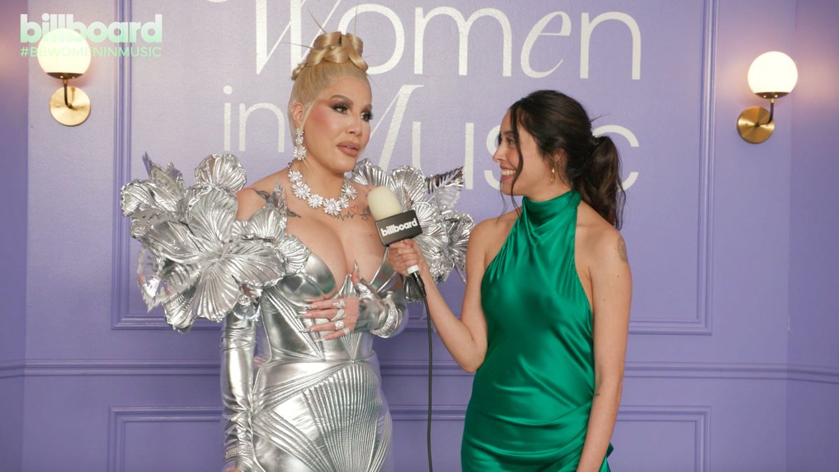.THE QUEEN MOTHER♚IQ tells Billboard what it means to receive the Icon award and how she handles criticism on the #BBWomenInMusic carpet.