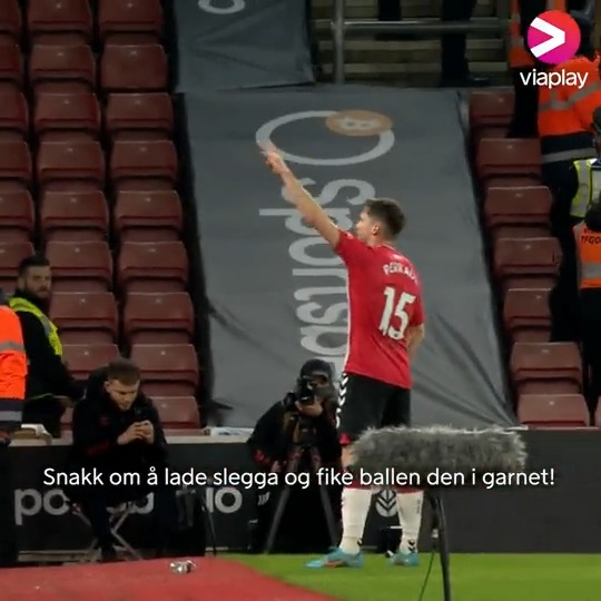 Gratulerer med ettårsdagen til dette stykket med kommentatorkunst fra Rolf-Otto Eriksen! 👏