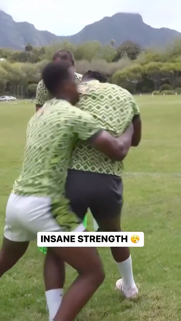 The pure STRENGTH of Siya Kolisi 🤯 Check out the #EPOTY2023 nominee's best moments for The Sharks in #HeinekenChampionsCup this season ➡️ 🎥 SuperSport 🏆 Springboks