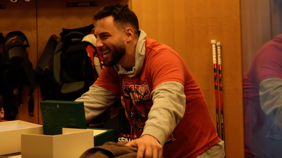 We're not teary, you are 🥹 Ahead of his 1000th NHL game, the #Sens players came together to celebrate Derick Brassard and presented him with a few gifts! #GoSensGo